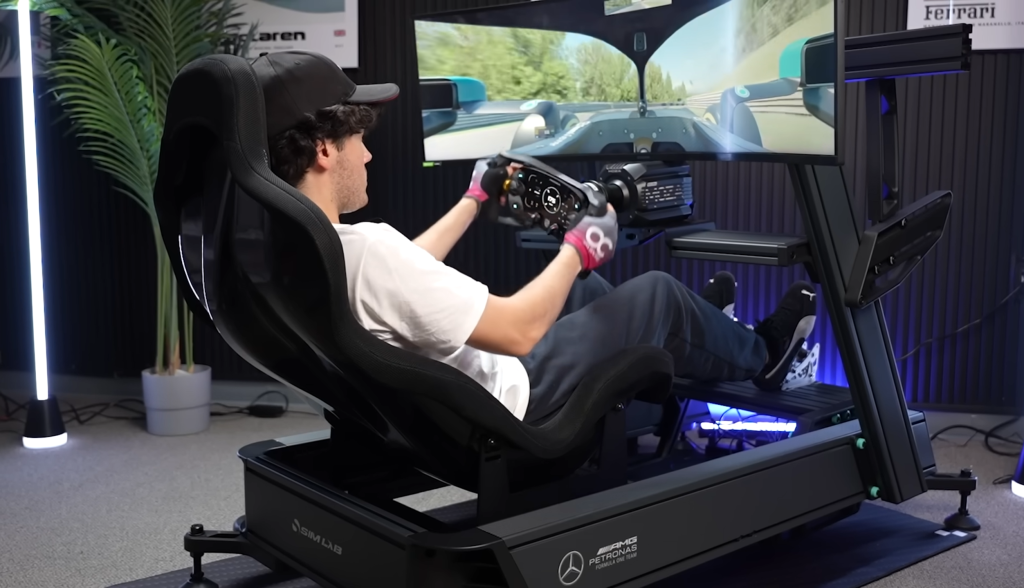 Ultrawide monitors + Mercedes AMG Simlab rig